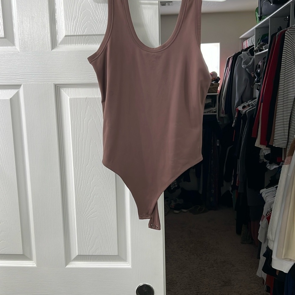 Seamless Scoopneck Bodysuit